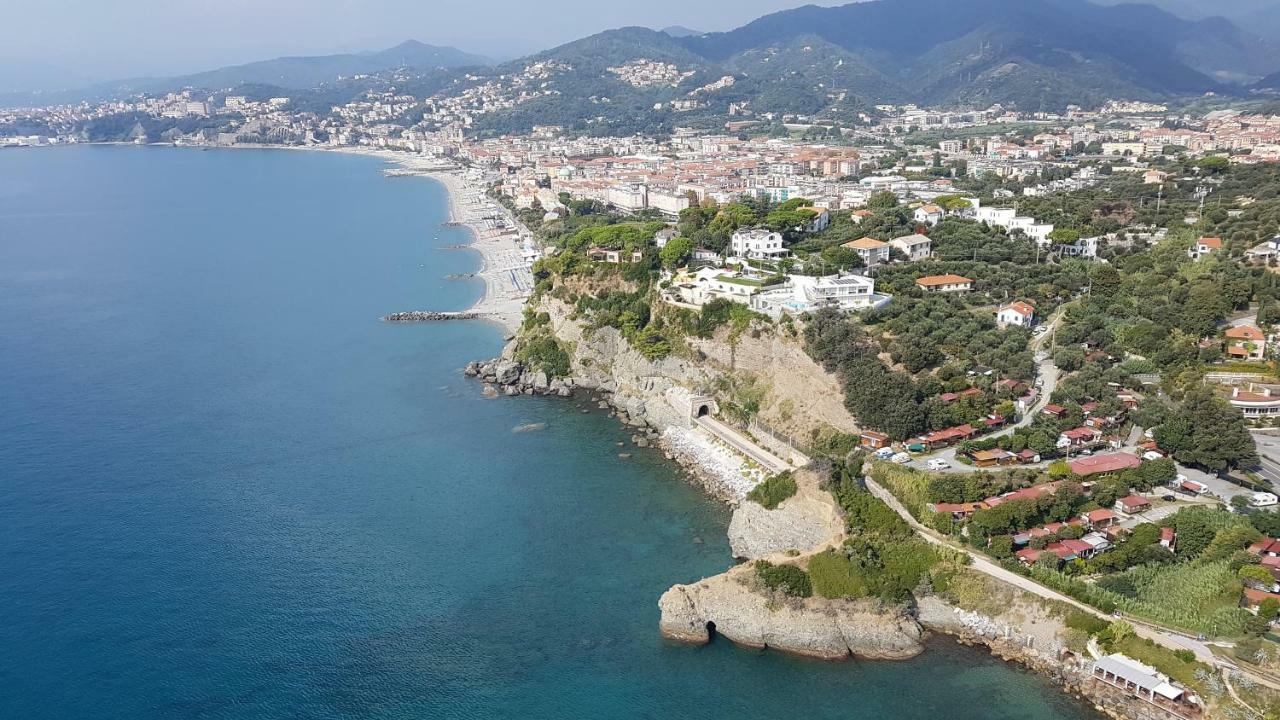 B&B Capo Torre Resort & Spa Albisola Superiore Exterior foto